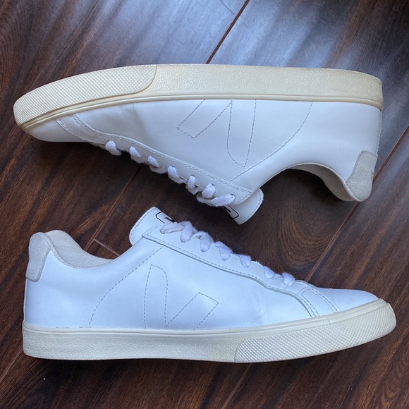 VEJA Esplar Leather Logo Sneakers - Picture 6 of 14